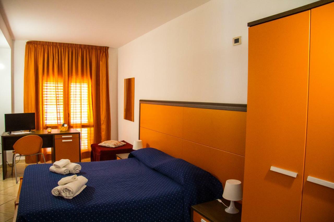 Bed and Breakfast La Maddalena à Avola Extérieur photo